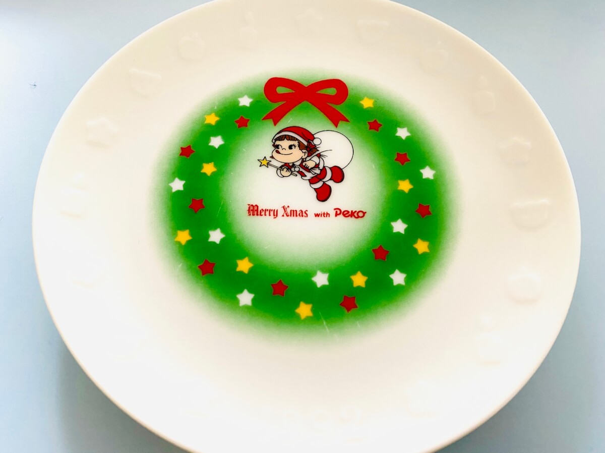 クリスマス仕様のペコちゃんのお皿